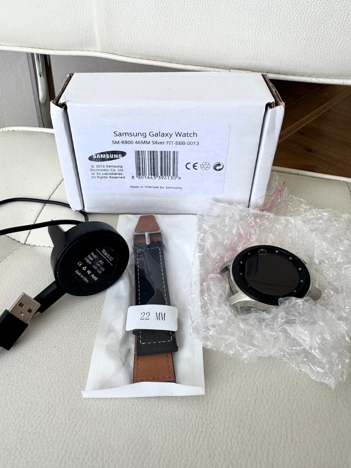 Samsung Galaxy Watch 46mm (SM-R800) met bandje en lader, Verzenden, Zwart, Android, Nieuw