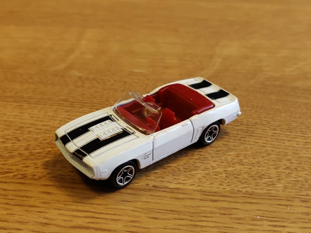 Matchbox Chevrolet Camaro SS Cabrio WIT, Hobby en Vrije tijd, Modelauto's | Overige schalen, Ophalen of Verzenden