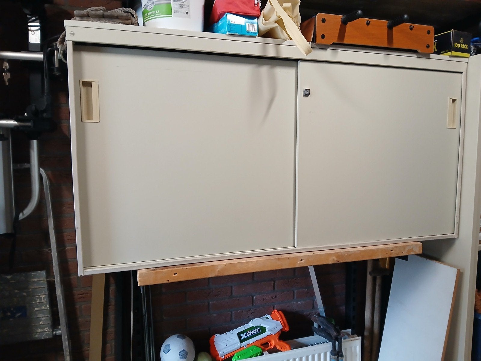 Metalen kast met schuifdeuren lxbrxh 1500x400x750, Ophalen, Gebruikt