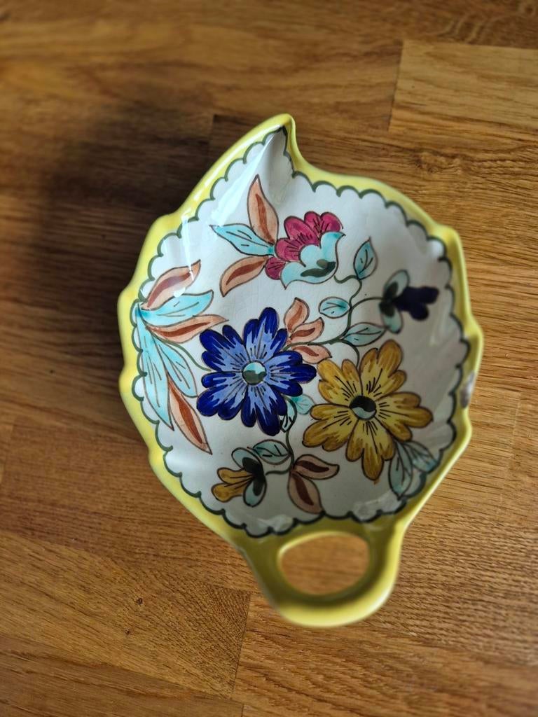 Prachtig Handbeschilderd Gouds Plateel Schaaltje - De Iris, Ophalen of Verzenden