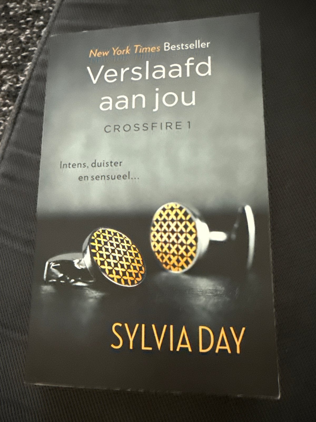 Verslaafd aan jou - Sylvia Day (Crossfire 1), Boeken, Romans, Nieuw, Nederland, Ophalen of Verzenden