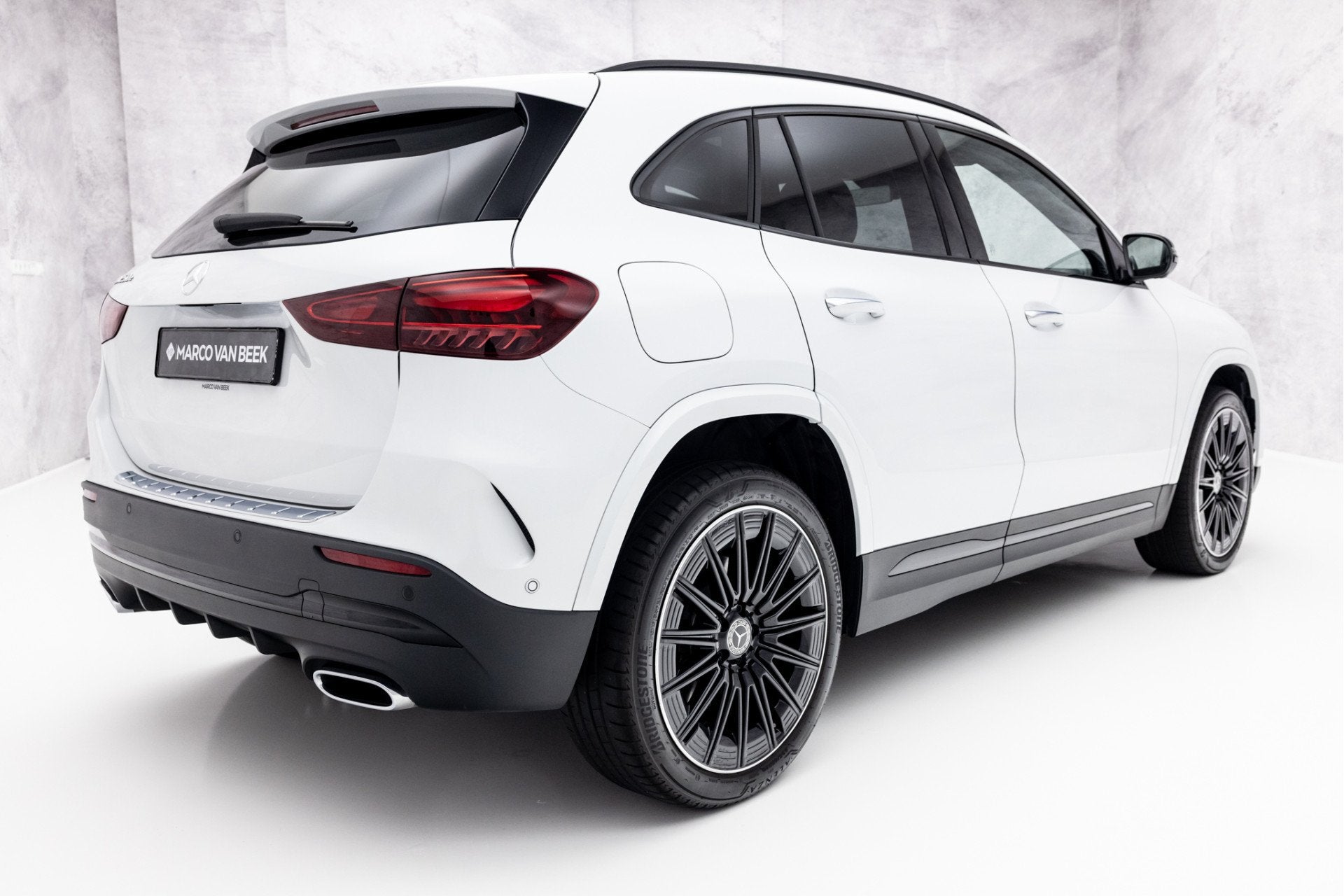 Mercedes-Benz GLA 250 e AMG Line | Facelift | Pano | Memory, 12 maanden, 15 kWh, Wit, Bedrijf