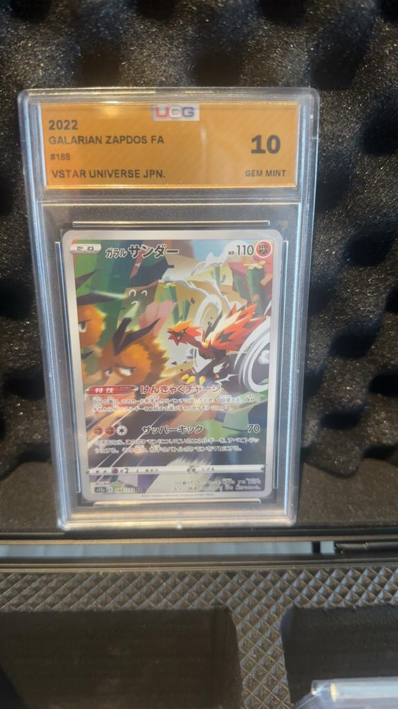 Galarian Zapdos UCG 10 GEM MINT, Ophalen of Verzenden, Zo goed als nieuw