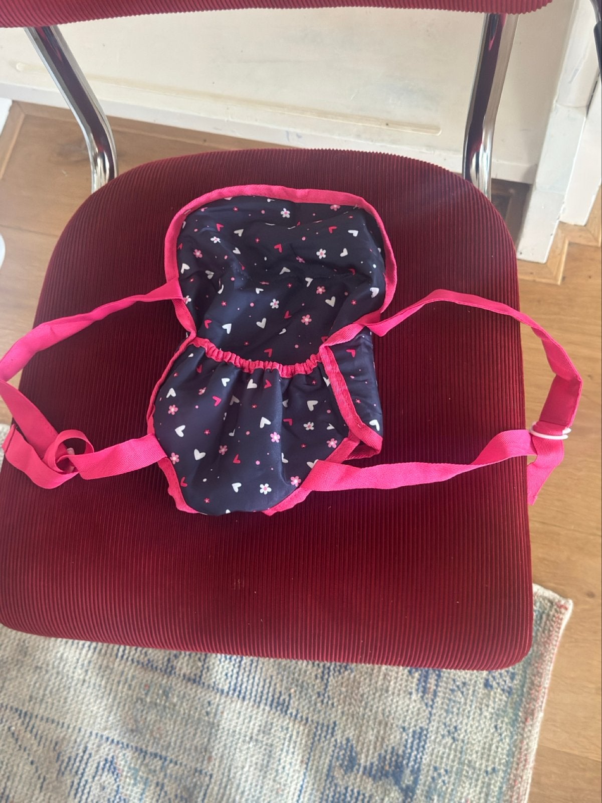Draagzak voor poppen - Roze/Donkerblauw met hartjes, Overige merken, Ophalen of Verzenden, Zo goed als nieuw, Buik