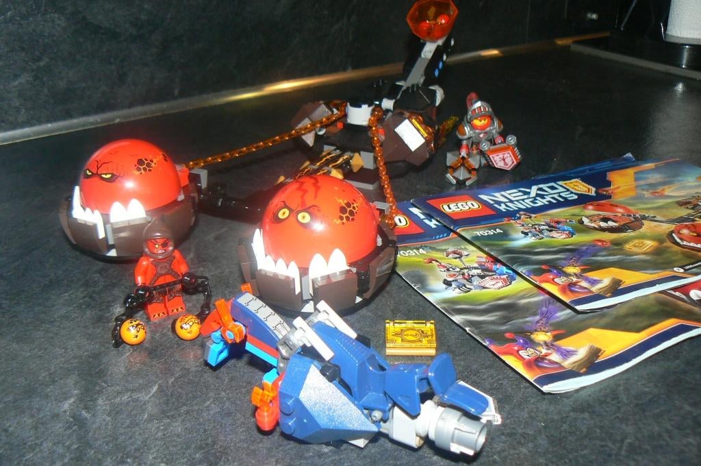 Te koop: Lego Nexo Knights 3 stuks 70336 en 70314 en 30371, Ophalen of Verzenden, Gebruikt, Compleet, Lego