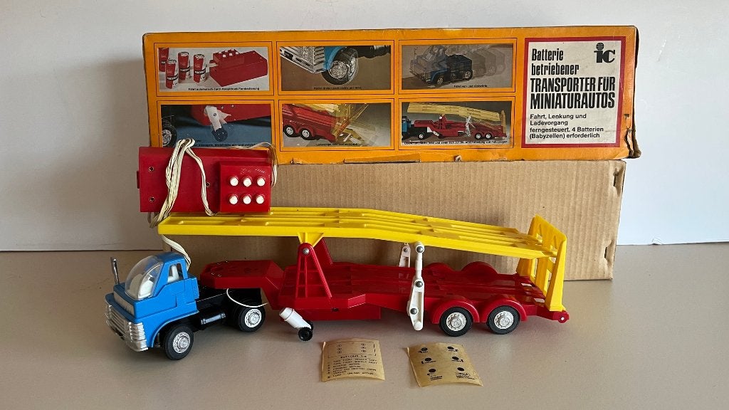 Grote Vrachtwagen Autotransporter Japan 60er  70er jaren, Ophalen of Verzenden, Bus of Vrachtwagen, Overige merken
