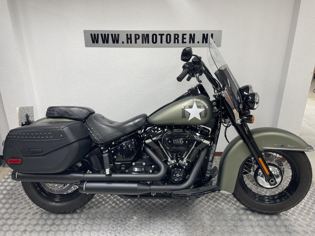 Harley Davidson FLHCS HERITAGE SOFTAIL CLASSIC 115 ANNIVERSA, Motoren, Motoren | Harley-Davidson, Laan van Vredenoord 33
2289 DA  Rijswijk, NL