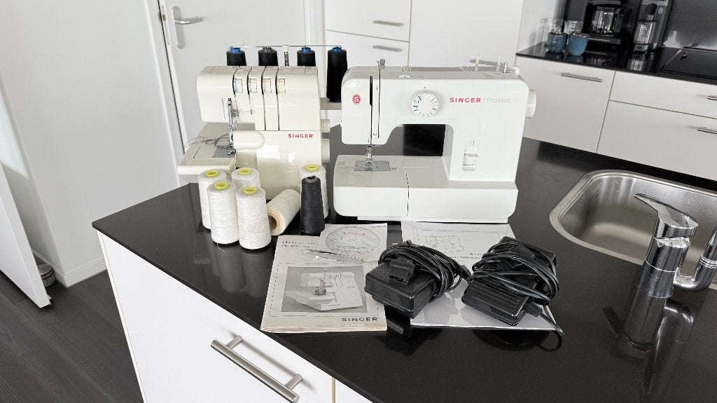 Singer Naaimachine en Lockmachine Set - Zo goed als nieuw, Ophalen, Zo goed als nieuw, Naaimachine, Singer