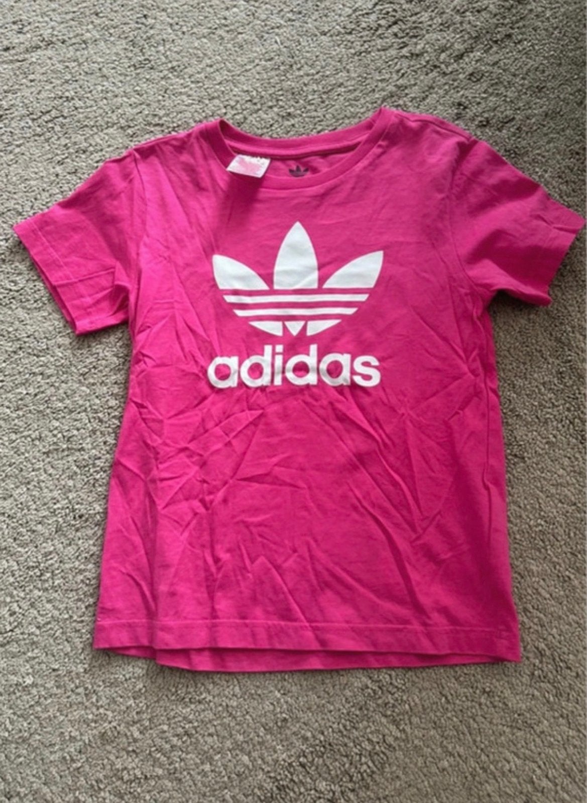 Adidas T-shirt roze unisex - Zo goed als nieuw, Ophalen of Verzenden, Zo goed als nieuw, Jongen of Meisje
