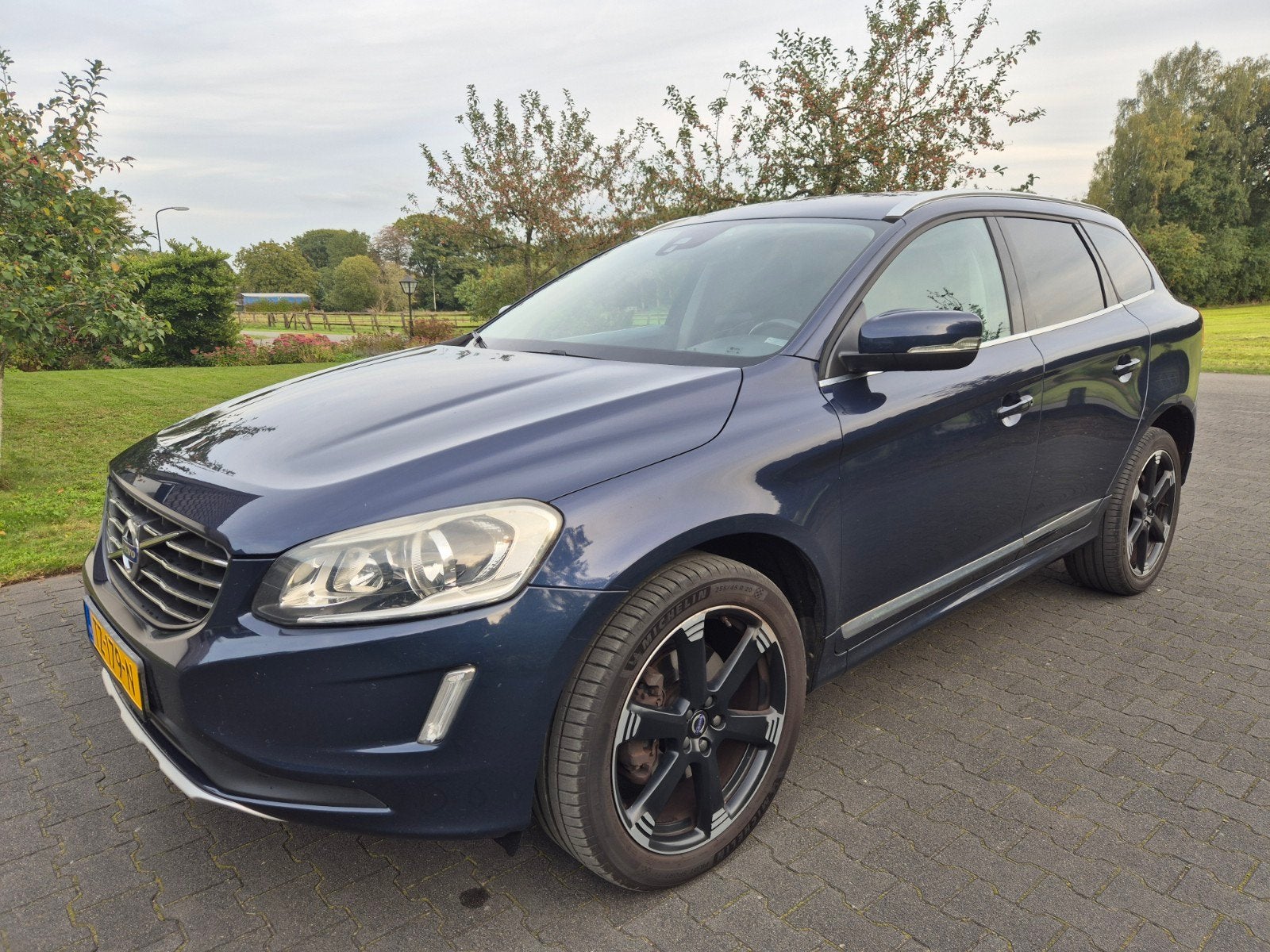 Volvo XC60 2.0 D4 2015 Blauw FWD Superfijn rijdende auto!, Euro 5, Zwart, 4 cilinders, Blauw