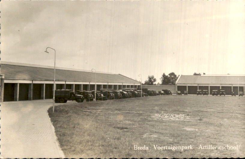 Breda - Kazerne - Legervoertuigen - 1957, Verzenden, 1940 tot 1960, Gelopen, Noord-Brabant