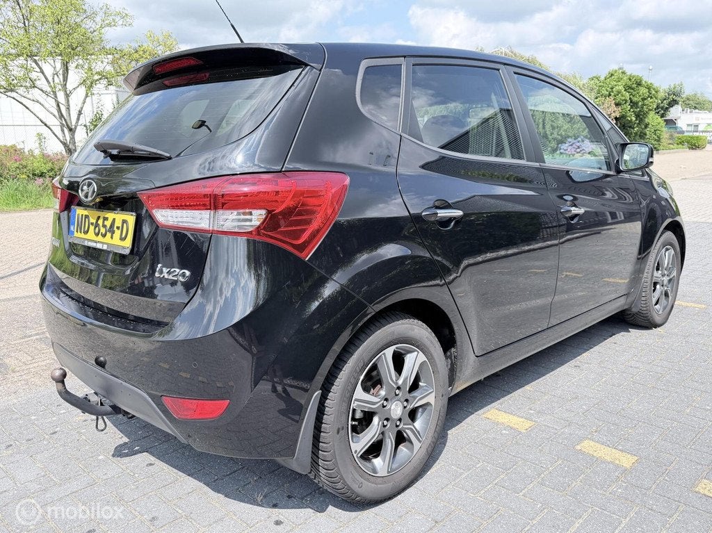Hyundai ix20 1.4i Go! NAVI / CAMERA / AIRCO / CRUISE / TREKH, Auto's, Hyundai, Voorwielaandrijving, Gebruikt, Euro 6, 4 cilinders