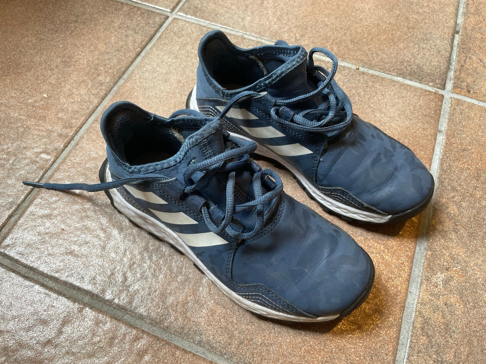 ADIDAS hockeyschoenen maat 34, Ophalen of Verzenden, Zo goed als nieuw, Jongen of Meisje, Sportschoenen