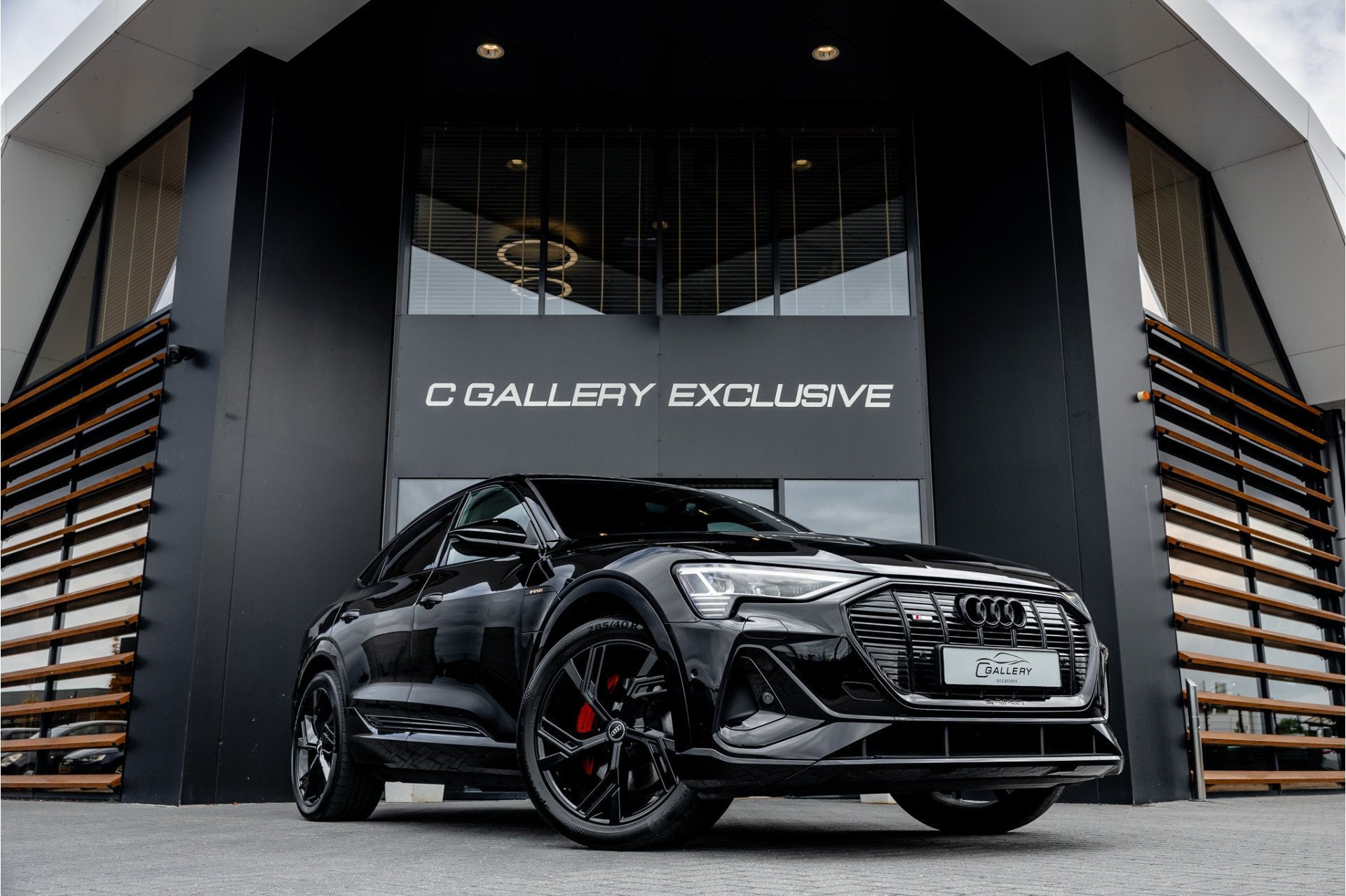 Audi e-tron Sportback 55 quattro S edition 95 kWh - S Line |, Auto's, Audi, Automaat, Zwart, Zwart, Origineel Nederlands