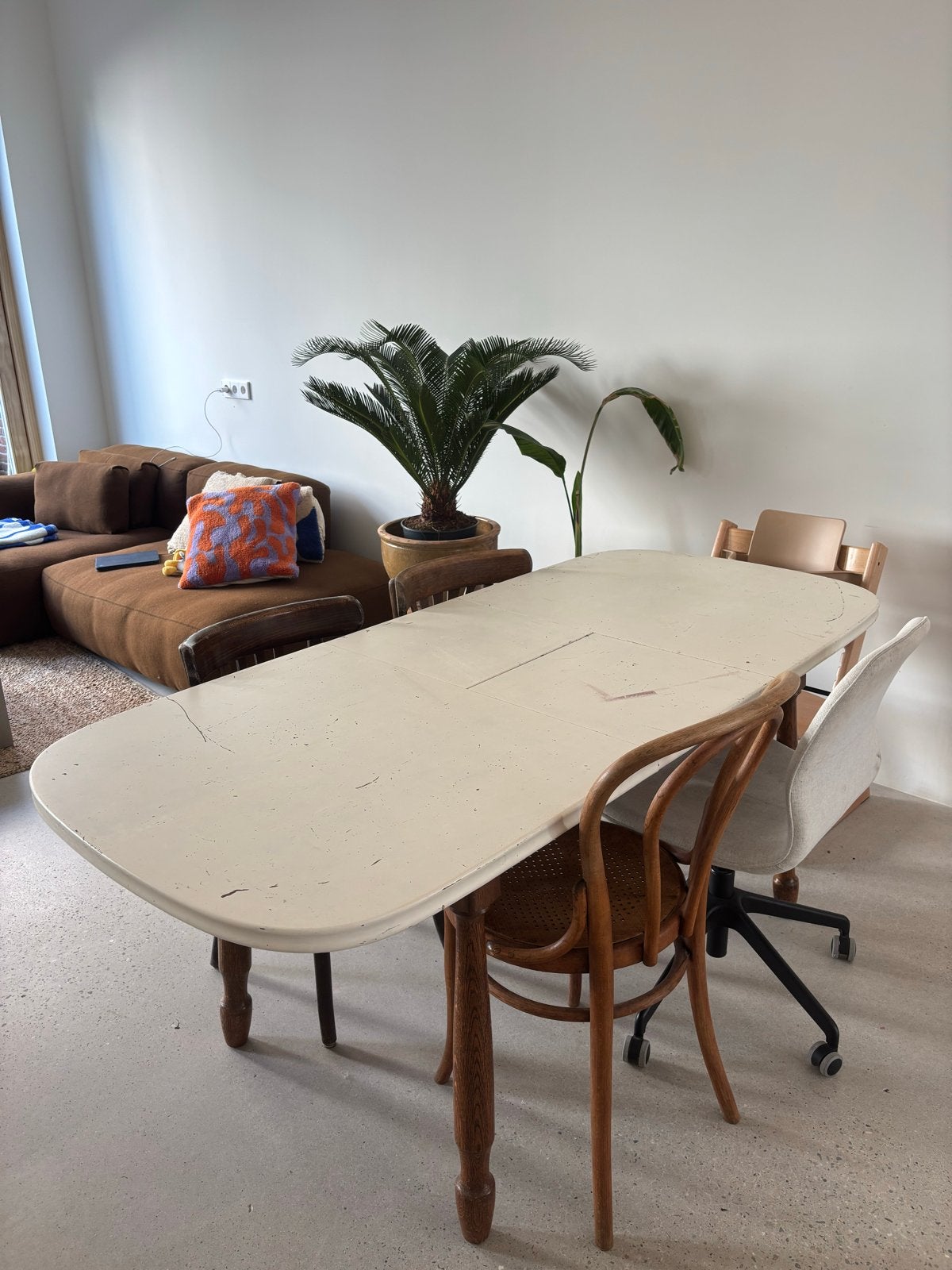 Uitschuifbare houten eettafel