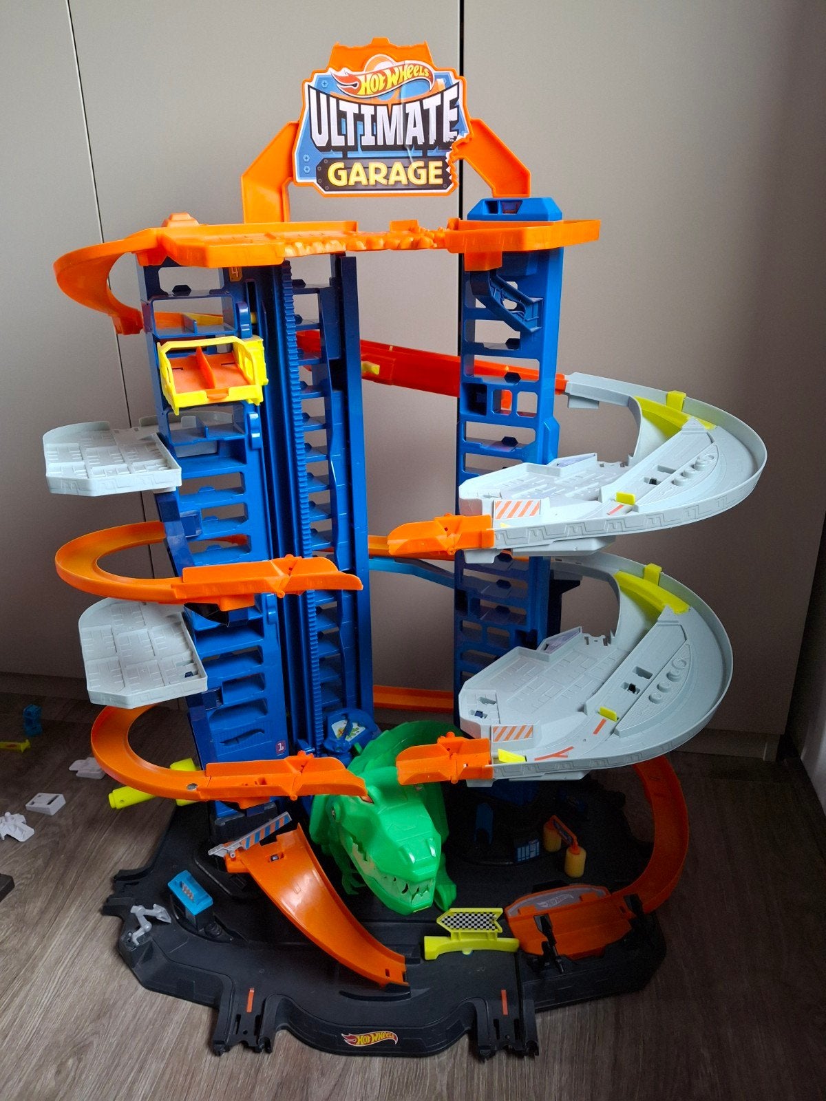Hot Wheels Ultimate Garage Racebaan met T-Rex, Ophalen of Verzenden, Zo goed als nieuw, Hot Wheels