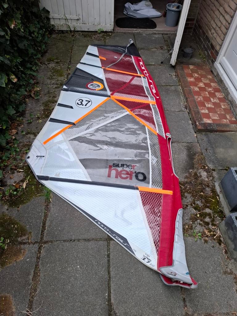 North Sails superhero 3.7, Watersport en Boten, Ophalen, 3.5 tot 5 m², Zeil, Gebruikt