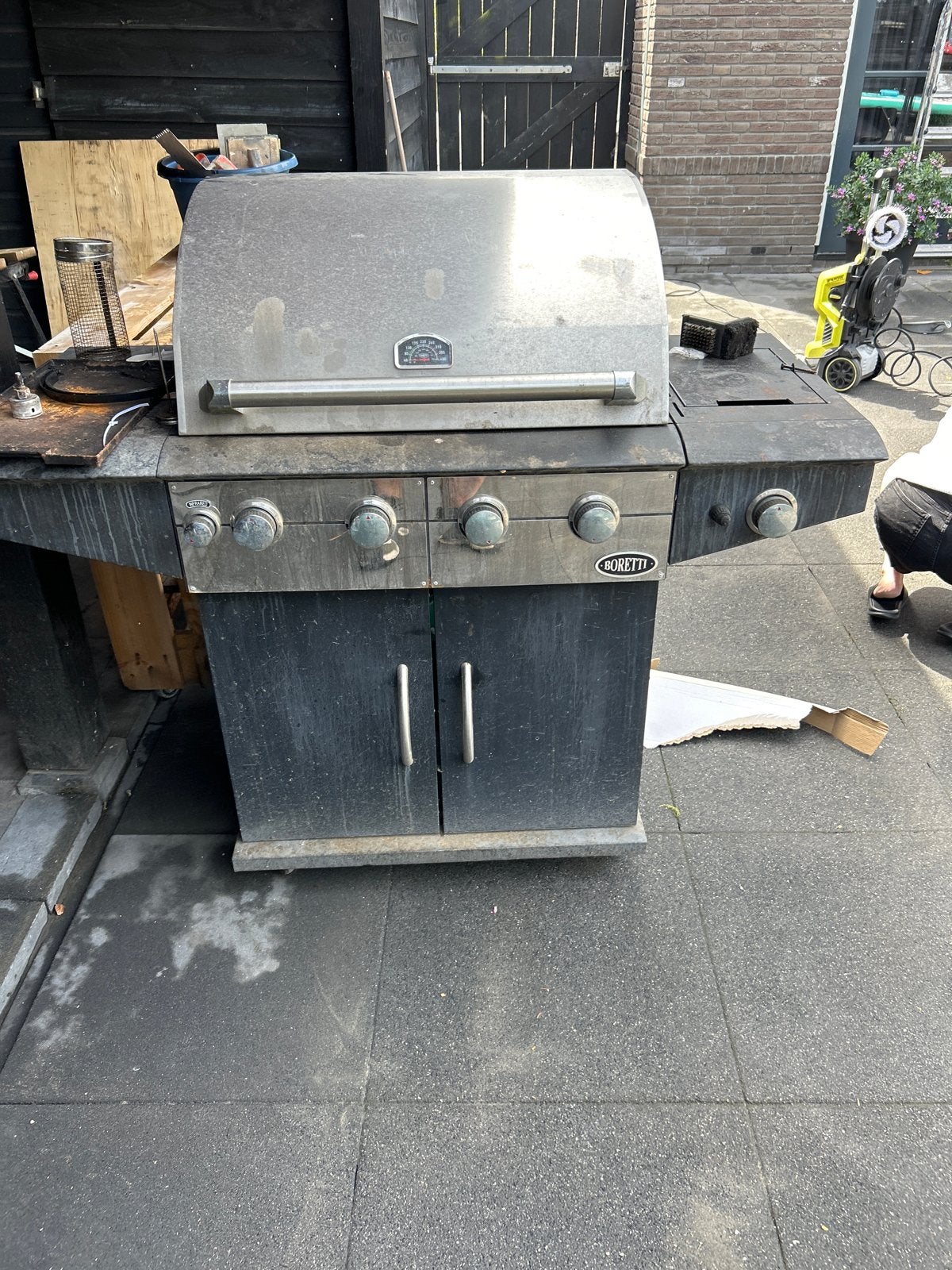 Gratis Ophalen: Boretti Gasbarbecue (als oud ijzer), Ophalen, Gebruikt