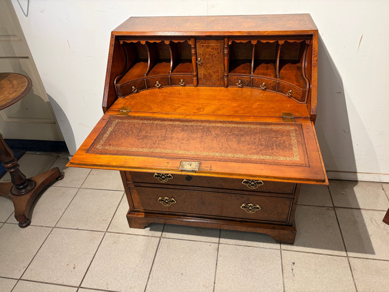 Antieke Engelse Klepsecretaire in Wortelnoten, Antiek en Kunst, Ophalen