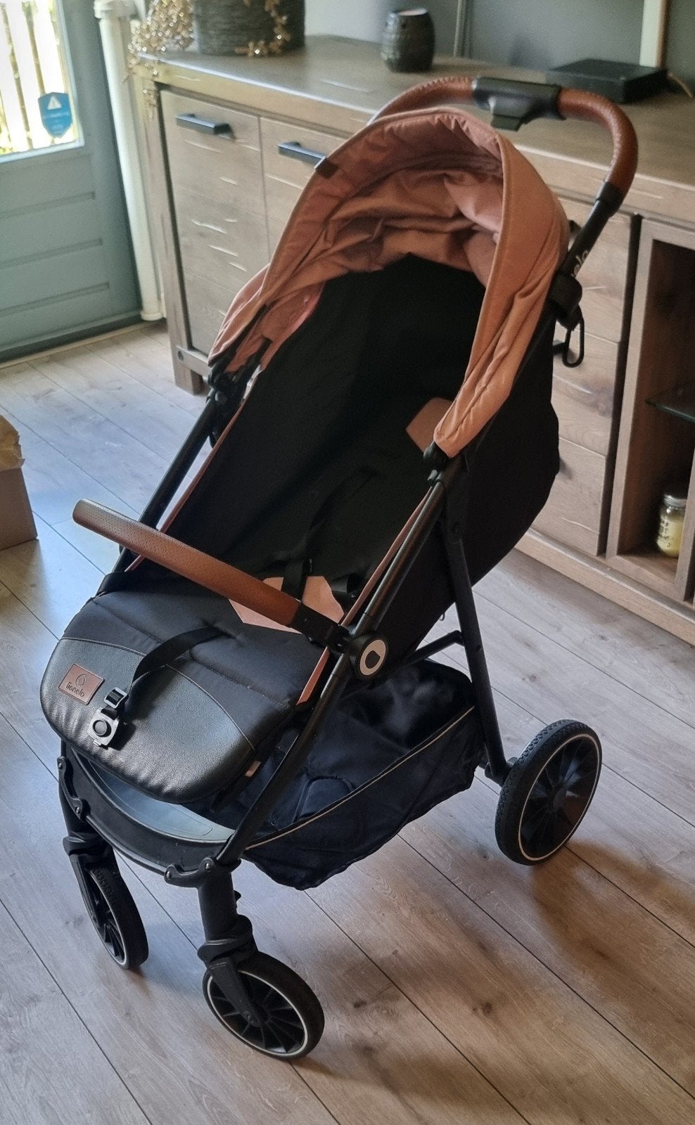 Mooie Lionelo Alexia Kinderwagen - roze / zwart, Ophalen of Verzenden, Zo goed als nieuw, Overige merken