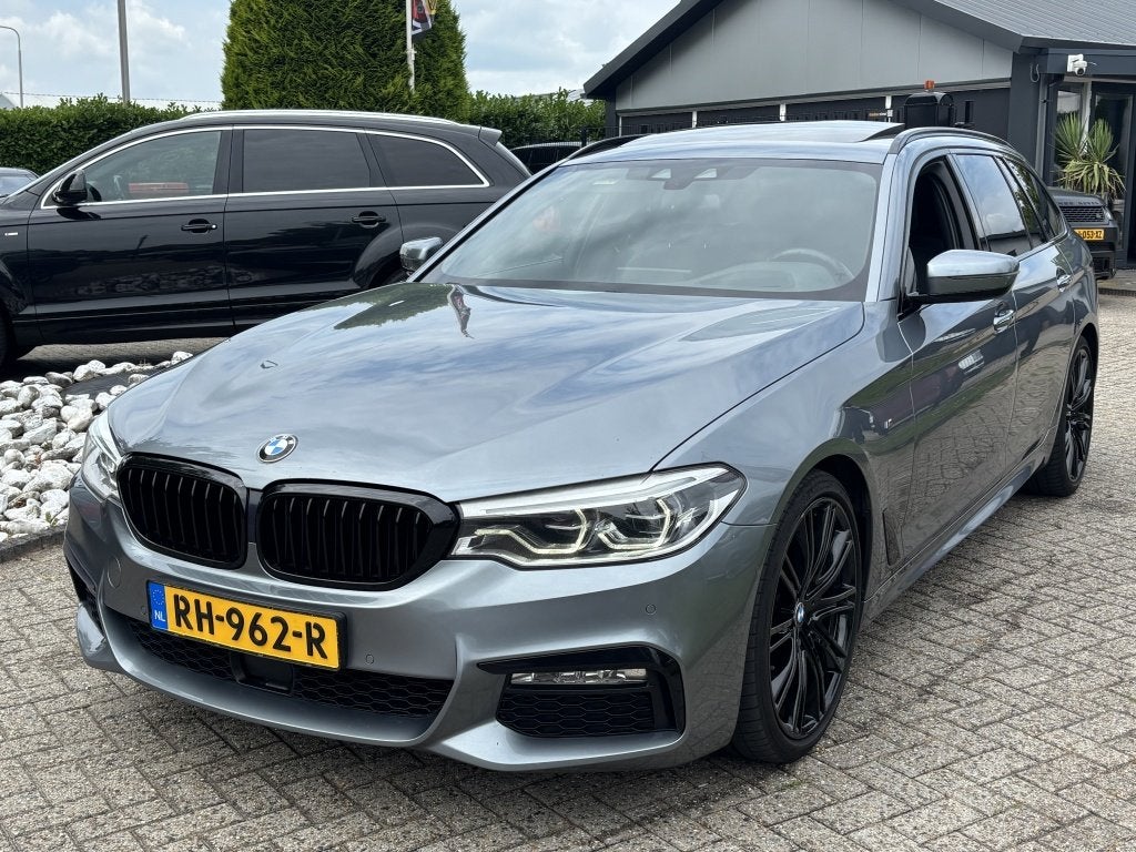 BMW 5 Serie Touring 530D High Exe 2017 M-Pakket Pano HUD Sof, Automaat, Dealer onderhouden, Gebruikt, Euro 6