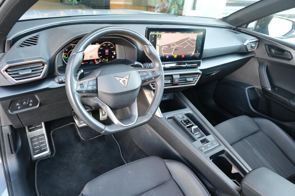 CUPRA Leon Sportstourer 1.4 e-Hybrid 204PK Pano Led Cam Elek, Auto's, Cupra, 77 km/l, Gebruikt, Zwart, 4 cilinders