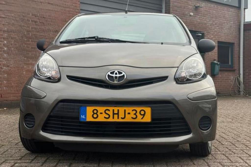 2e Eigenaar Toyota Aygo – Airco, 5-deurs, Zuinig!, Voorwielaandrijving, Bruin, 4 stoelen, Origineel Nederlands