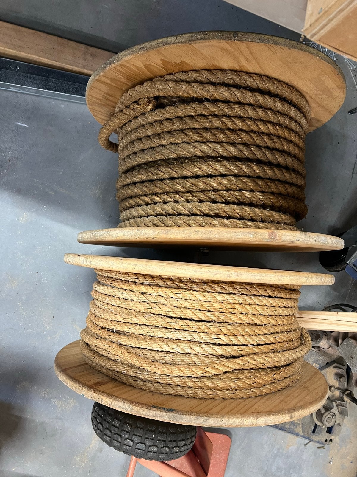 Manilla Touw op houten spoel, Ophalen, Gebruikt
