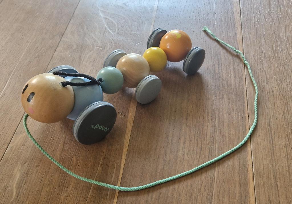 houten rups met wieltjes, Ophalen of Verzenden, Gebruikt, Duw- of Trekspeelgoed