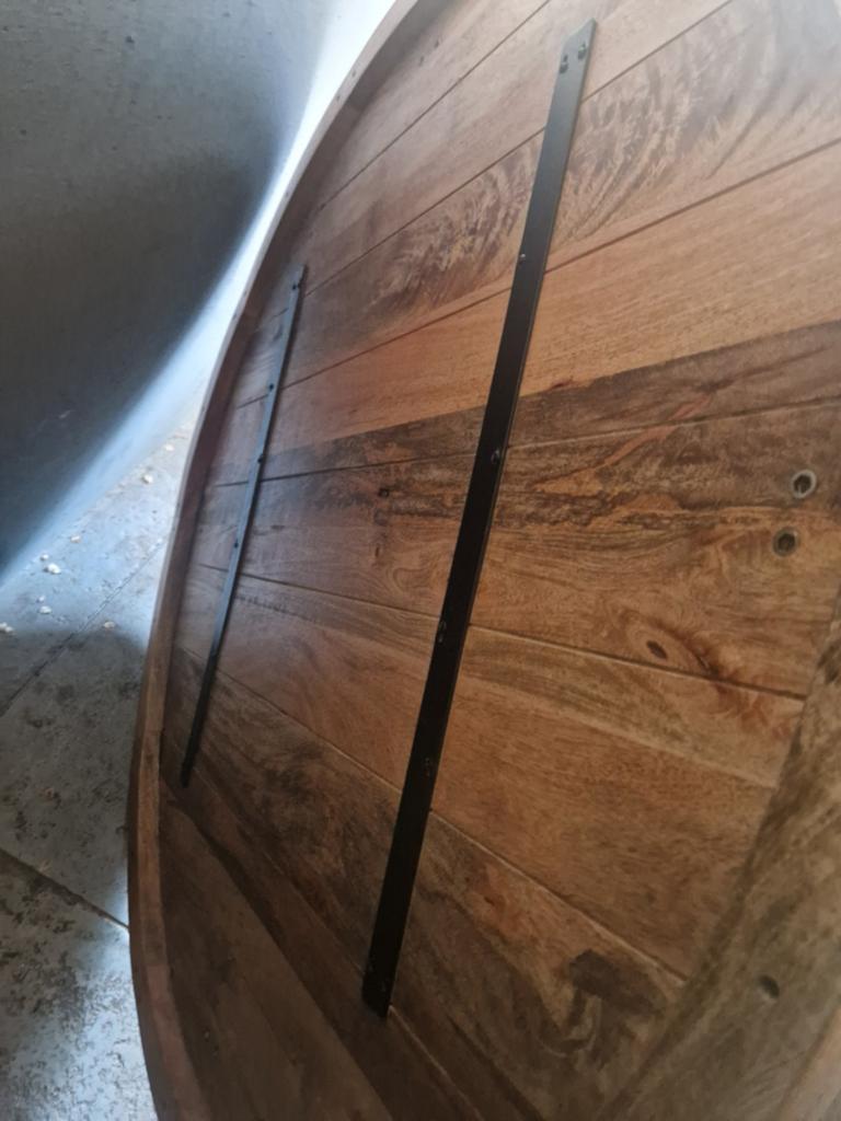 Rond tafelblad van mangohout met metalen onderstel, Huis en Inrichting, Tafelonderdelen, Overige houtsoorten, Gebruikt, Rond, Ophalen of Verzenden