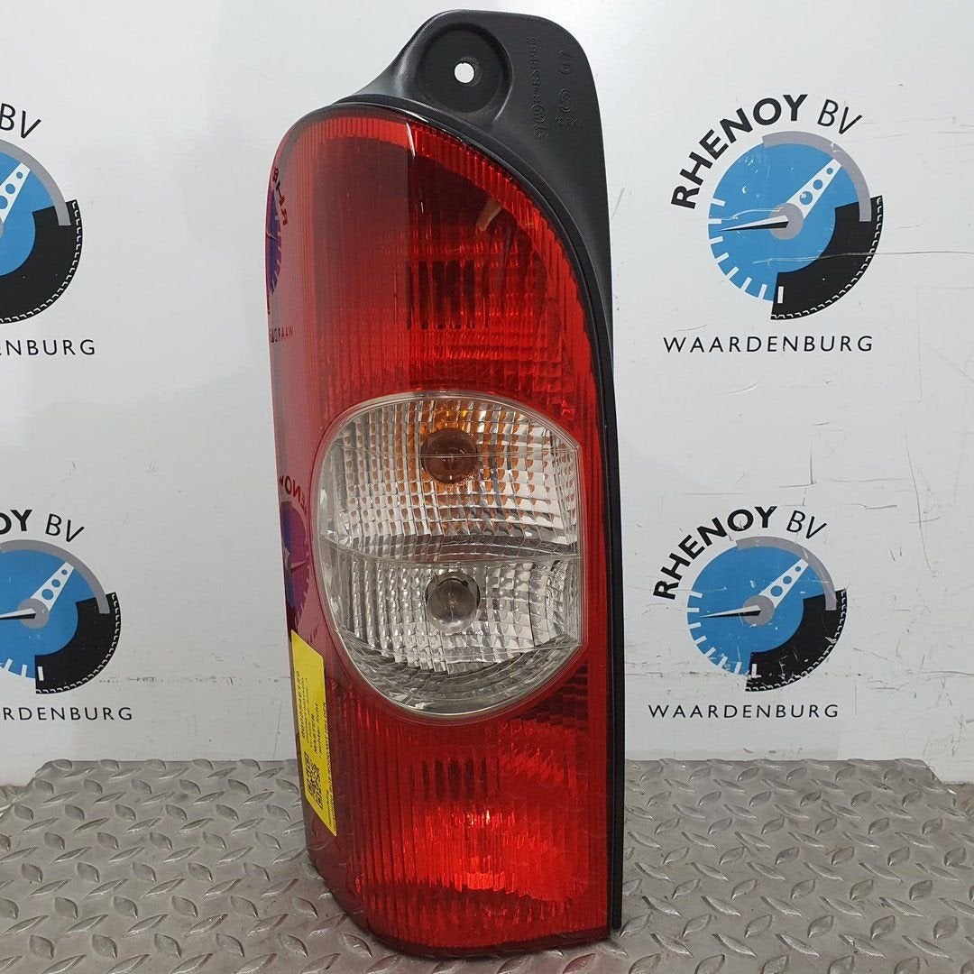 RENAULT MASTER T28 2.5 DCI L1 H1 ACHTERLICHT L 2009, Ophalen of Verzenden, Gebruikt, Stiba lid