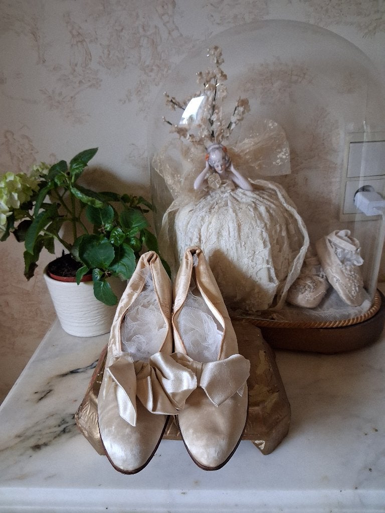 Antiek Victoriaanse Zijde Schoenen , Jaar 1900, Ophalen of Verzenden