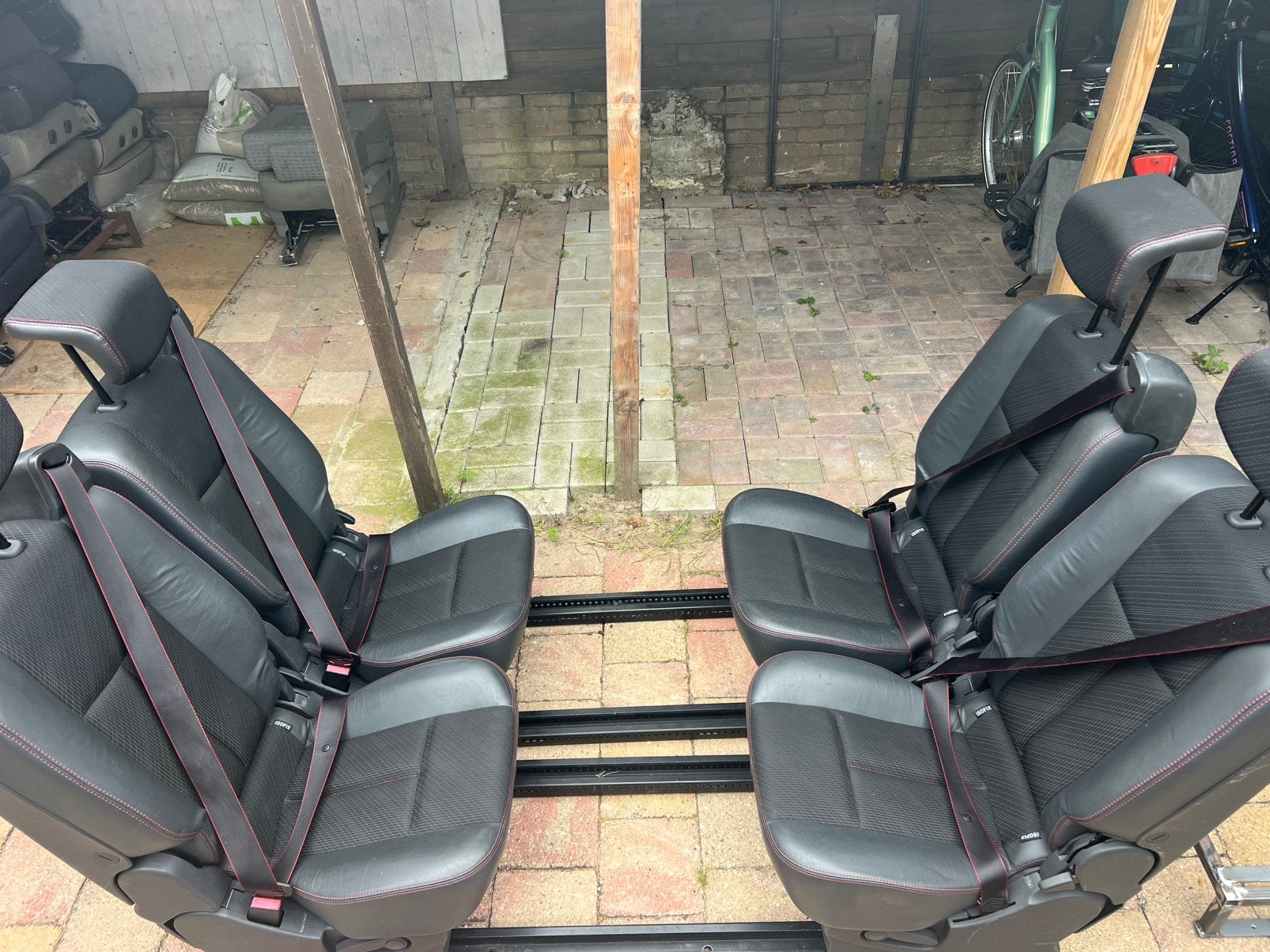 4 half leren stoelen 3p gordel compleet met rails 750€, Ophalen, Gebruikt, Renault