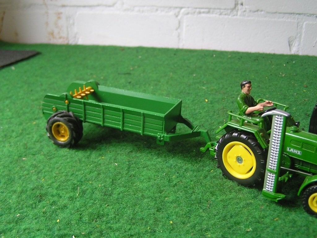 mestbreker in john deere kleur, Ophalen of Verzenden, Zo goed als nieuw, Tractor of Landbouw, Britains