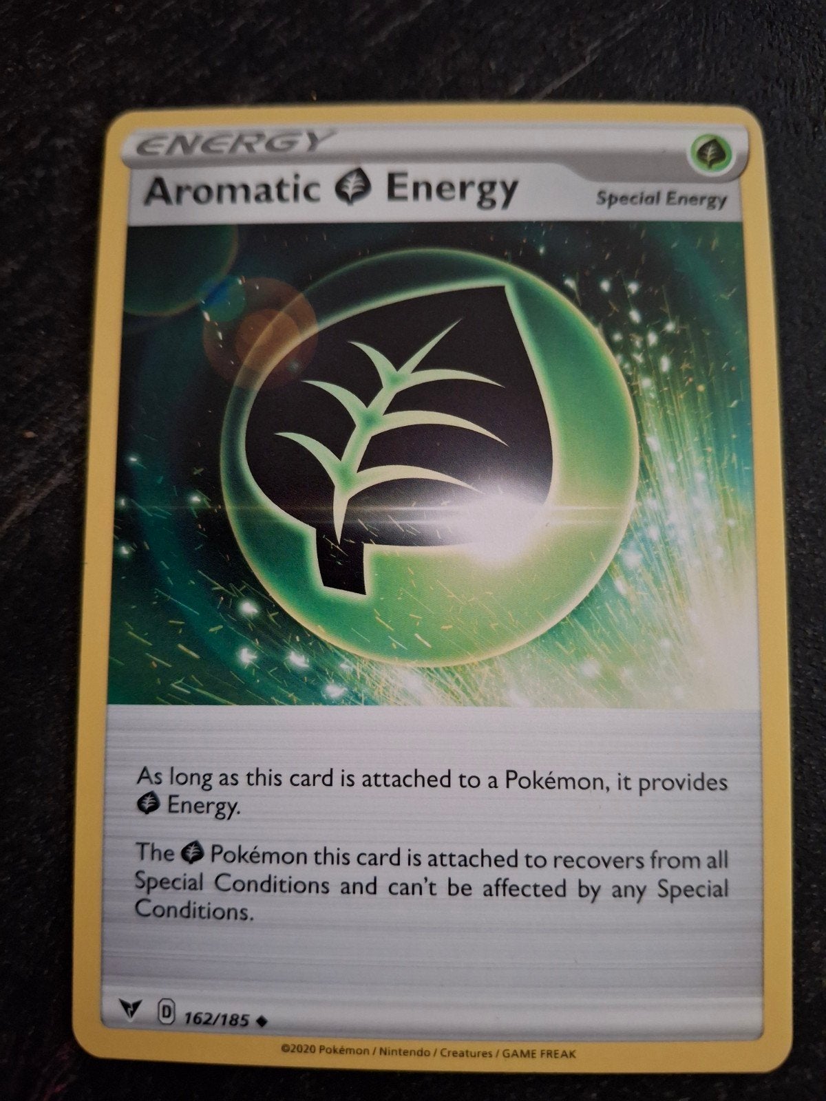 Pokémon TCG: Aromatic Energy (162/185) Special Energy, Ophalen of Verzenden, Zo goed als nieuw, Losse kaart