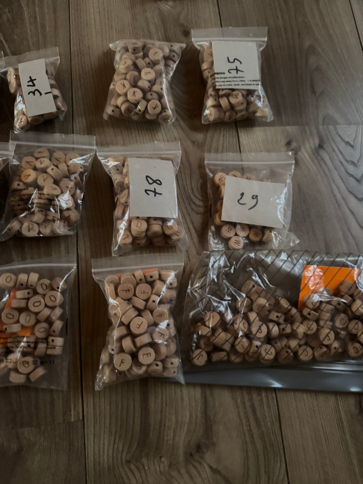 Foto 4 van Mega collectie van 6200+ siliconen kralen te koop