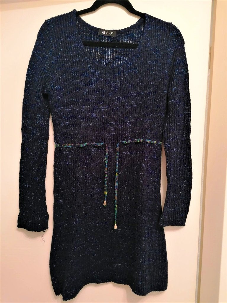 SUPER LEUKE lange donkerblauwe trui met gekleurd koord mt. S, Kleding | Dames, Blauw, Q.E.D, Ophalen of Verzenden, Zo goed als nieuw