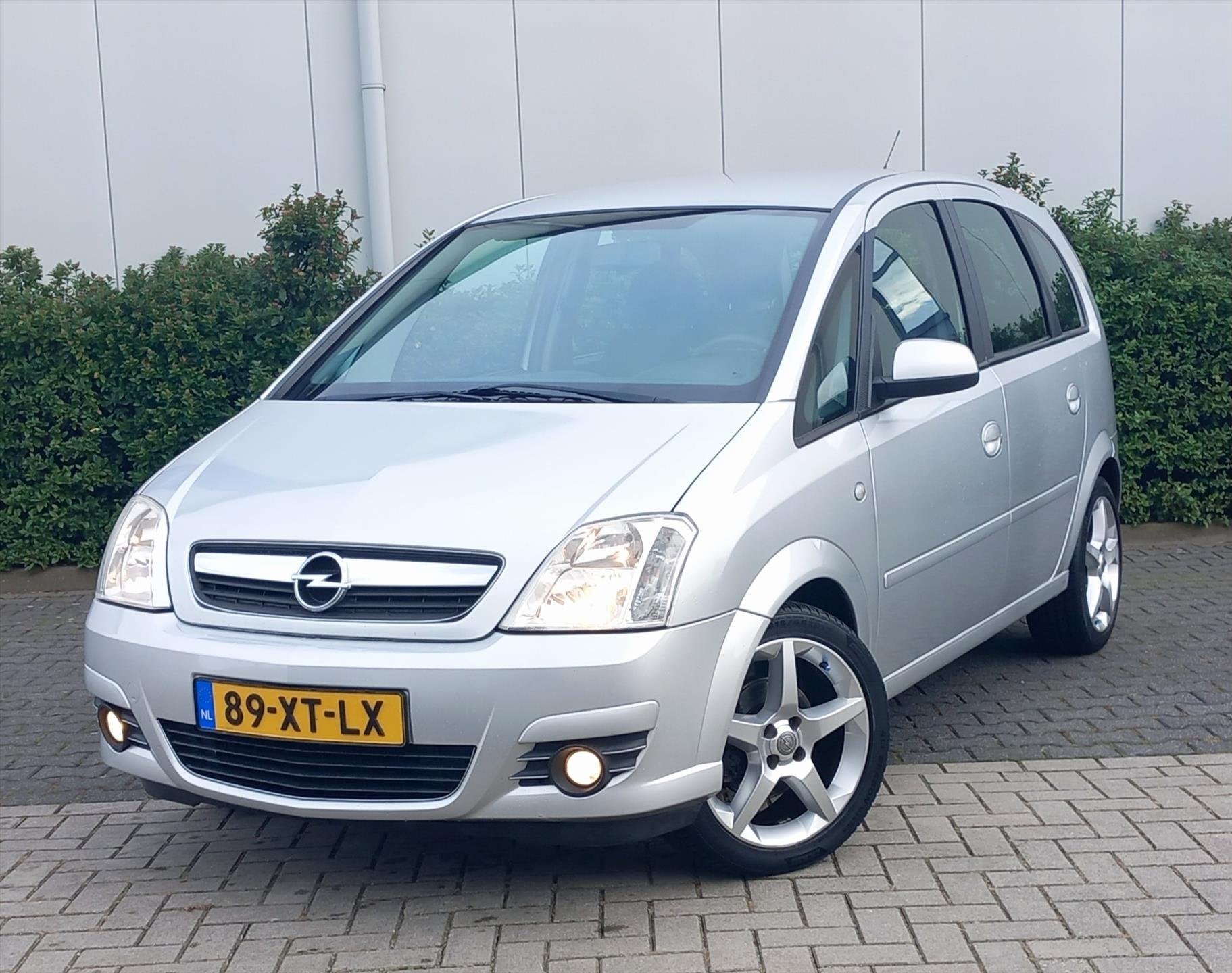 OPEL Meriva 1.6 16V 77KW Temptation Airco/Trekhaak, Gebruikt, Zwart, 4 cilinders, Origineel Nederlands