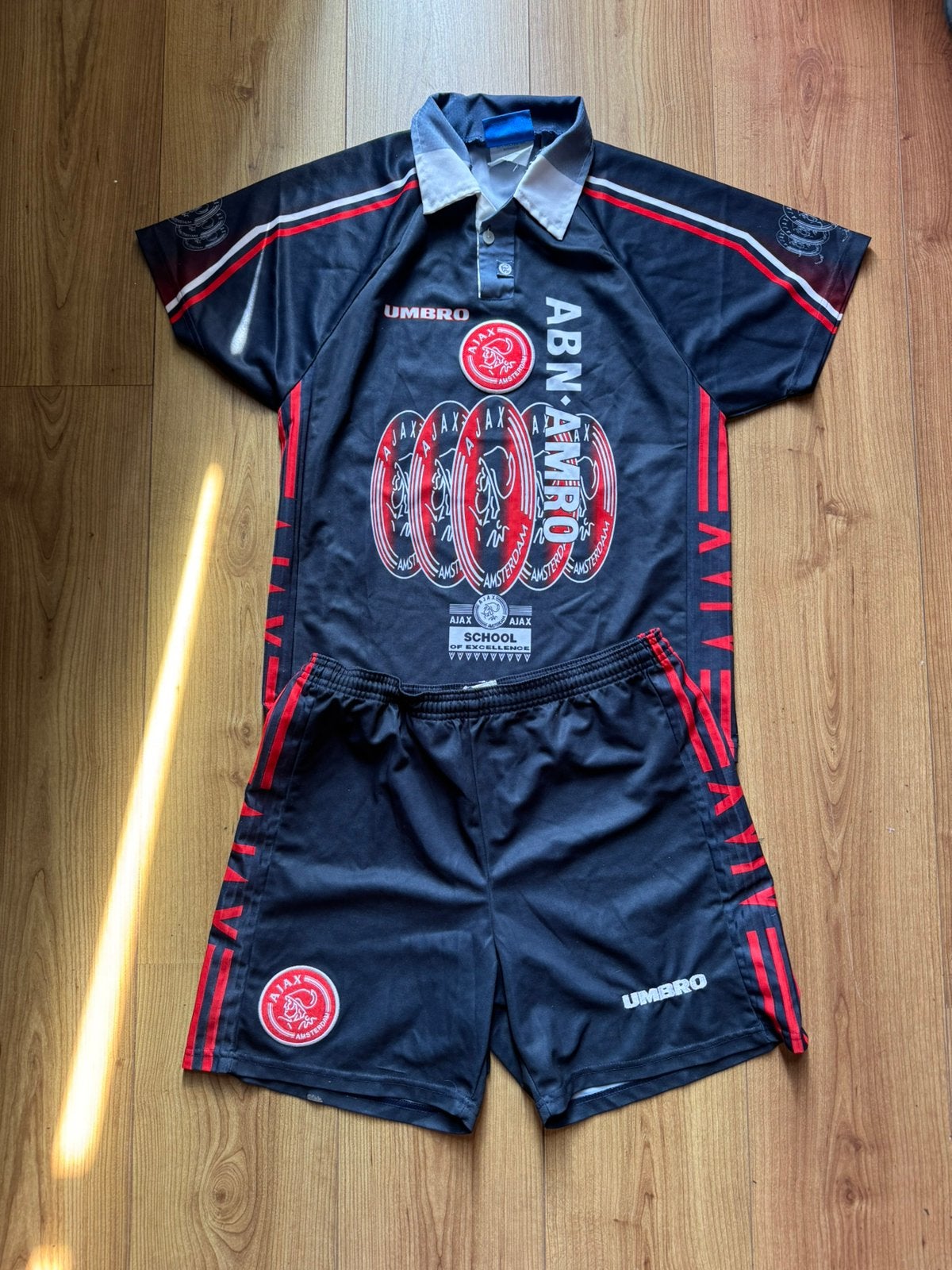 Origineel voetbalsetje Ajax Amsterdam umbro voetbalshirt, Sport en Fitness, Voetbal, Maat XL, Ophalen of Verzenden, Zo goed als nieuw
