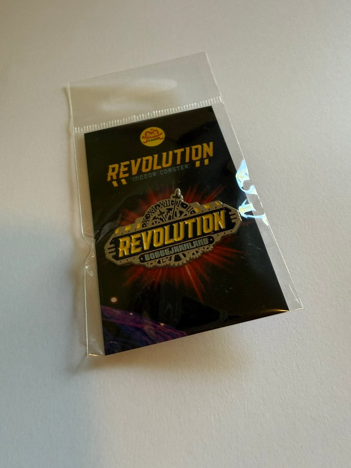 Bobbejaanland Revolution Pin, Ophalen of Verzenden, Nieuw, Overige onderwerpen, Speldje of Pin