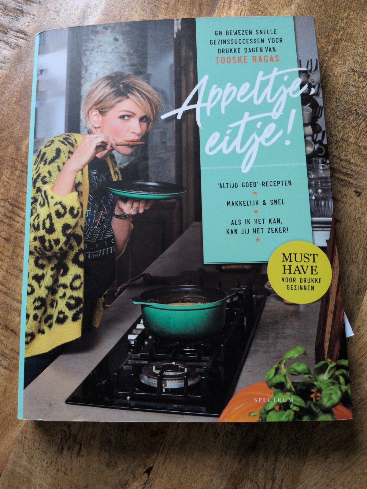 Appeltje Eitje! Kookboek Tooske Ragas - Snel & Makkelijk, Gelezen, Tooske Ragas, Voorgerechten en Soepen, Ophalen of Verzenden