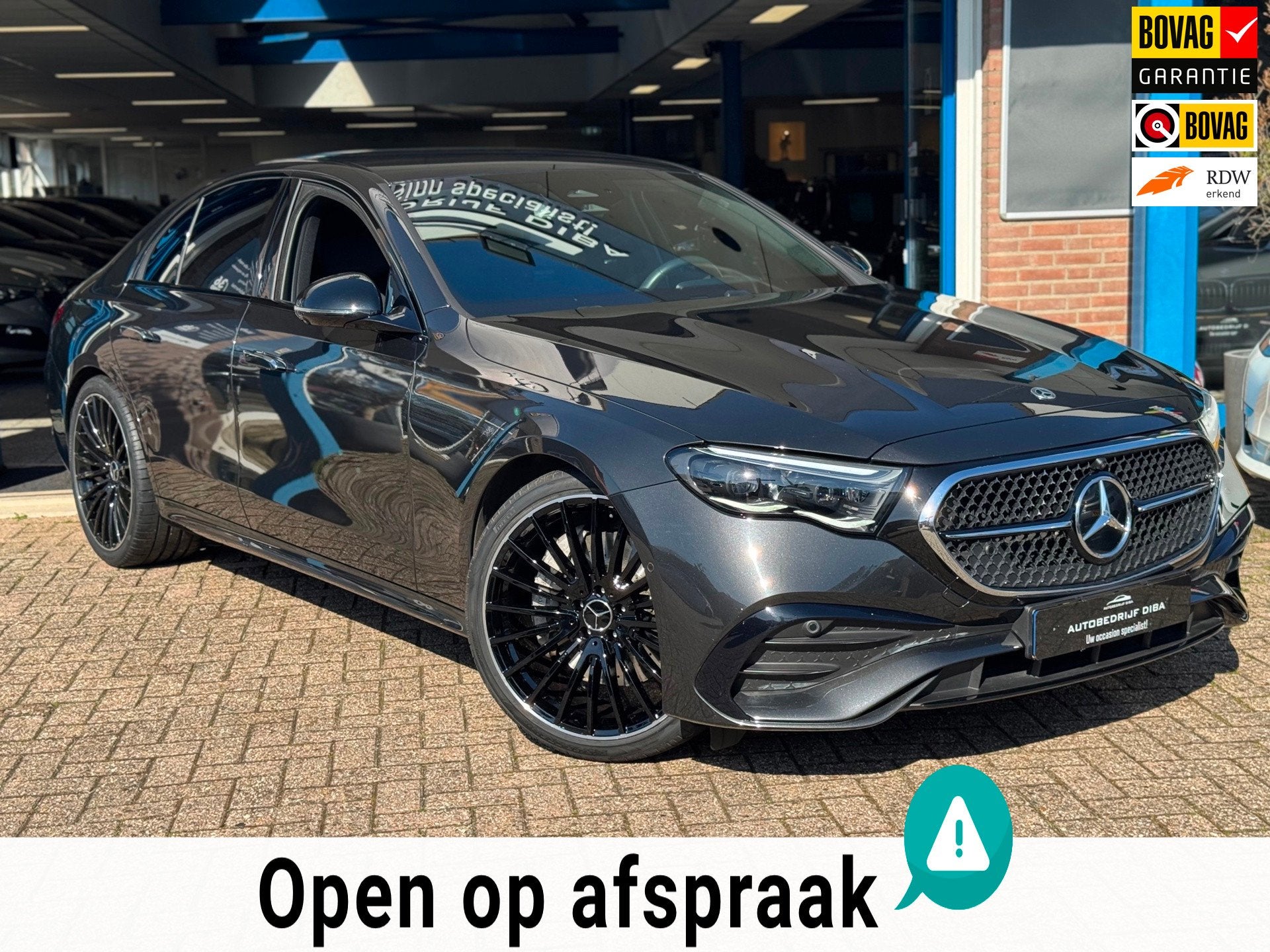 Mercedes-Benz E 200 AMG Line Hyperscreen 360 Camera 21 inch, Auto's, Automaat, Dealer onderhouden, Gebruikt, 4 cilinders