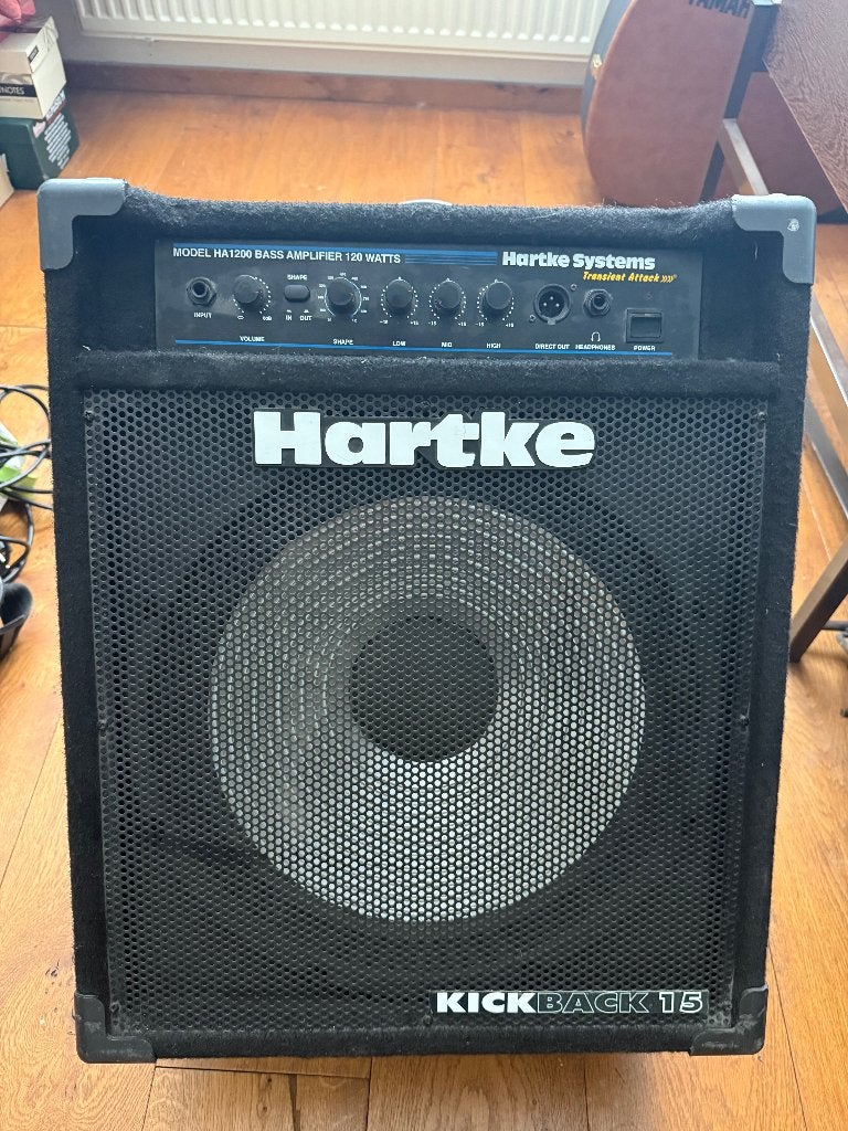 Hartke Kickback 15 basversterker 120Watt, Muziek en Instrumenten, Versterkers | Bas en Gitaar, Ophalen, Gebruikt, Basgitaar, 100 watt of meer