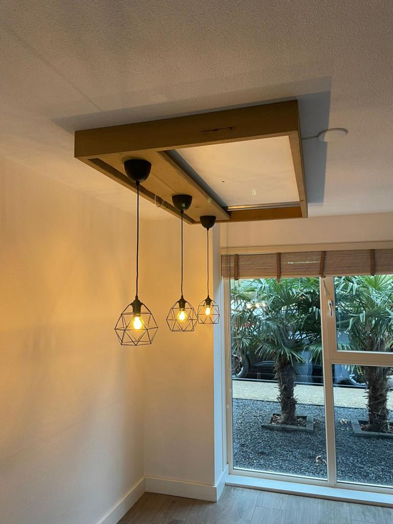 Verplaatsbare hanglampen op railsysteem met houten ombouw, Huis en Inrichting, Ophalen, Zo goed als nieuw, Minder dan 10 m², Overige typen