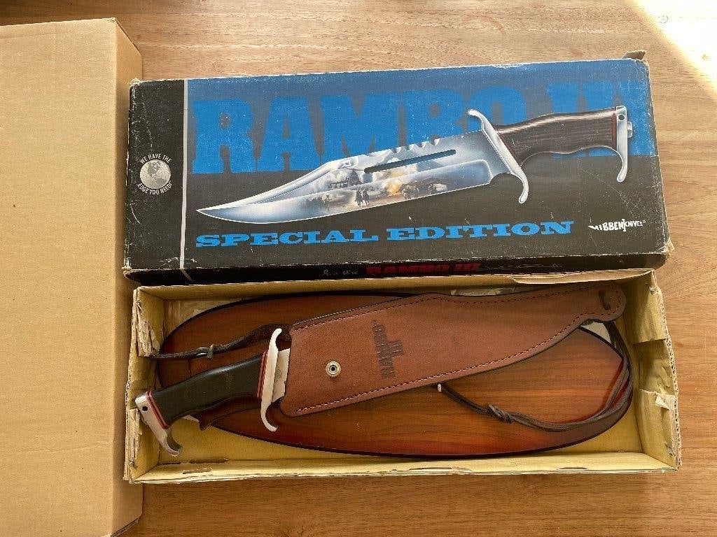 Rambo 3 special edition dolk united cutlery lifesize, Verzamelen, Ophalen of Verzenden, Nieuw, Film, Beeldje, Replica of Model