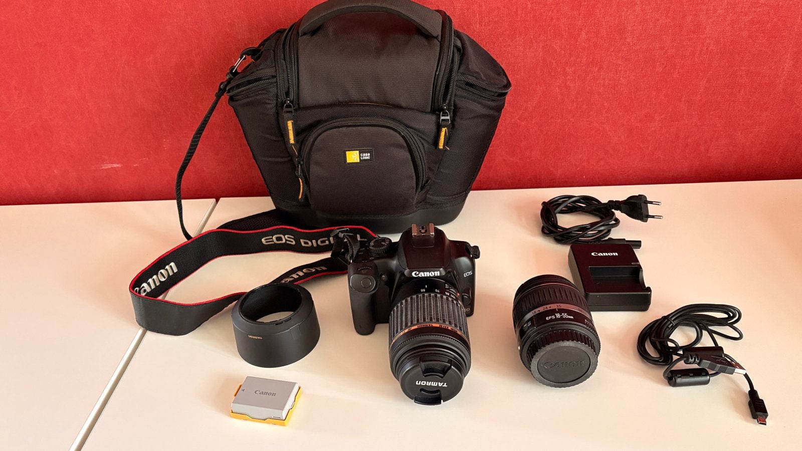 Canon EOS 1000D Spiegelreflexcamera met 2 lenzen en tas, Ingebouwde flitser, Gebruikt, Spiegelreflex, Canon