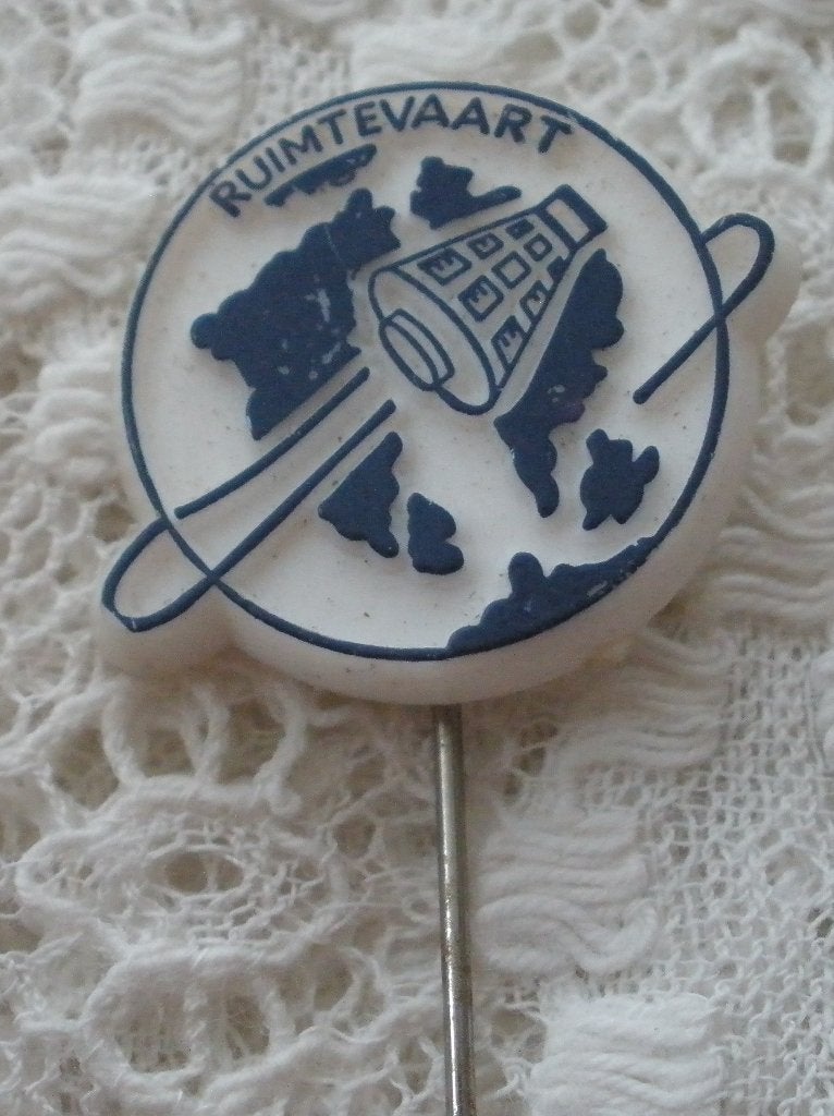 Oud speldje Ruimtevaart / plastic, Ophalen of Verzenden, Zo goed als nieuw, Overige onderwerpen, Speldje of Pin