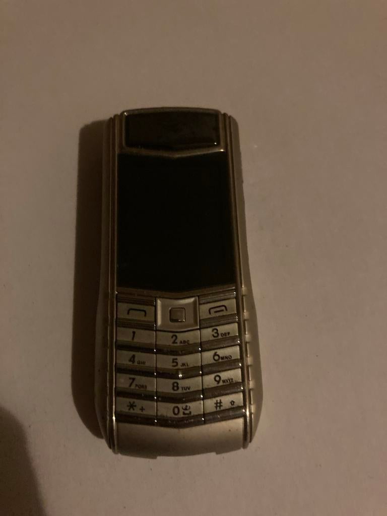 Vertu Ascent Ferrari Limited Edition Luxe Telefoon, Gebruikt, Geen camera, Ophalen of Verzenden, Klassiek of Candybar