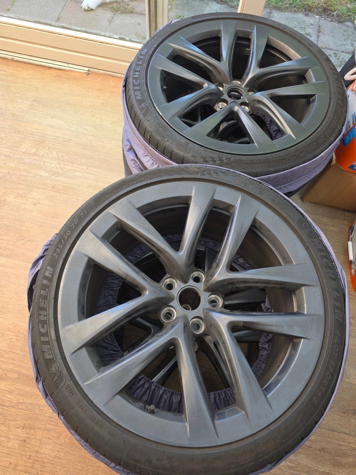 Tesla Model S - Michelin Pilot Sport 4S banden en velgen 21, Auto-onderdelen, Banden en Velgen, Ophalen, Gebruikt, 295 mm, Banden en Velgen