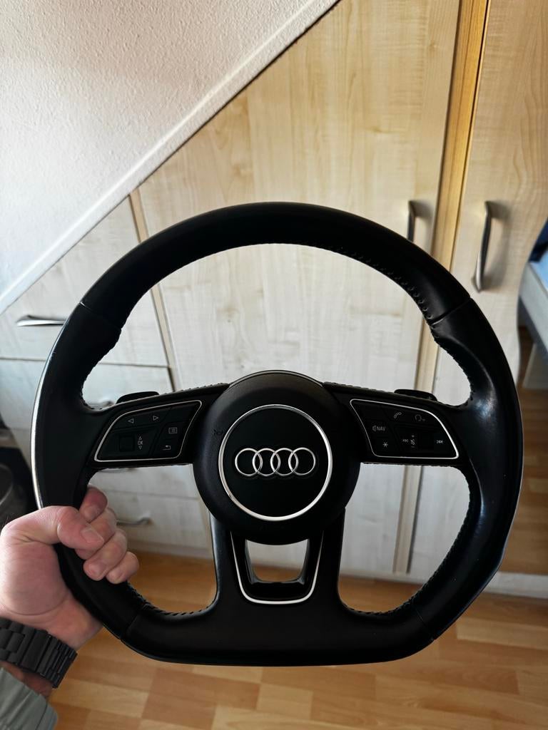 Audi A3 Stuur compleet met knopjes, flippers en airbag., Ophalen of Verzenden, Gebruikt, Audi